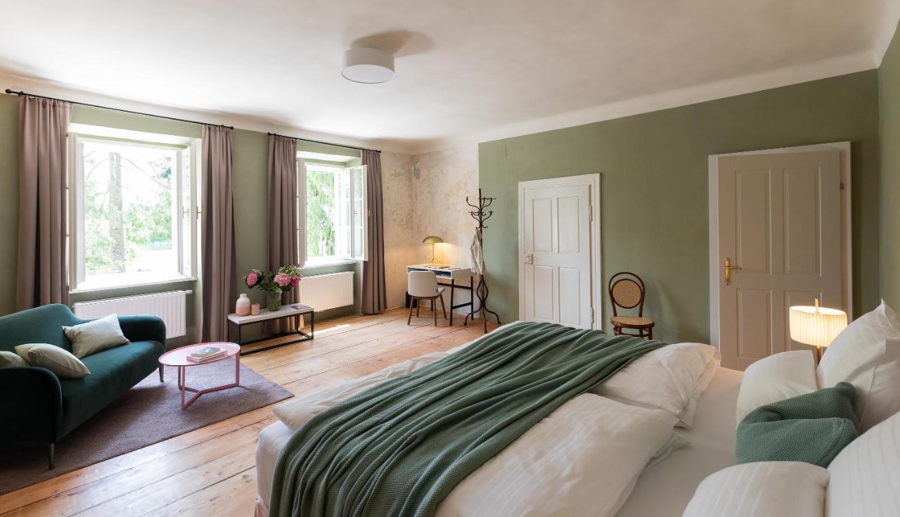 Boutique Hotel Zum Oberjaeger, Schloss Lackenbach Екстер'єр фото